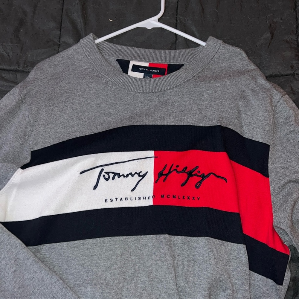 tommy hilfiger sweatshirt